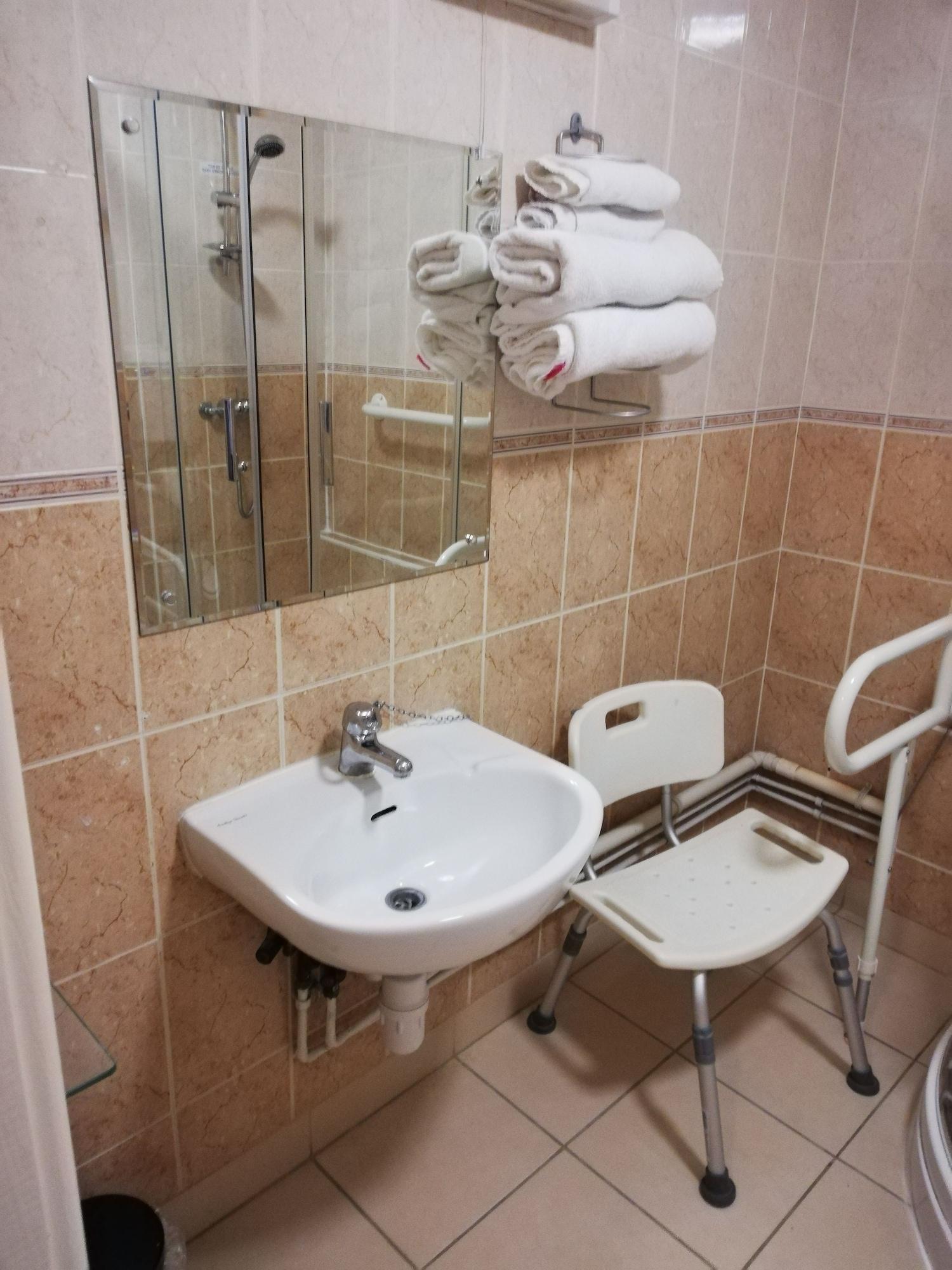 Corn Mill Lodge Hotel リーズ エクステリア 写真