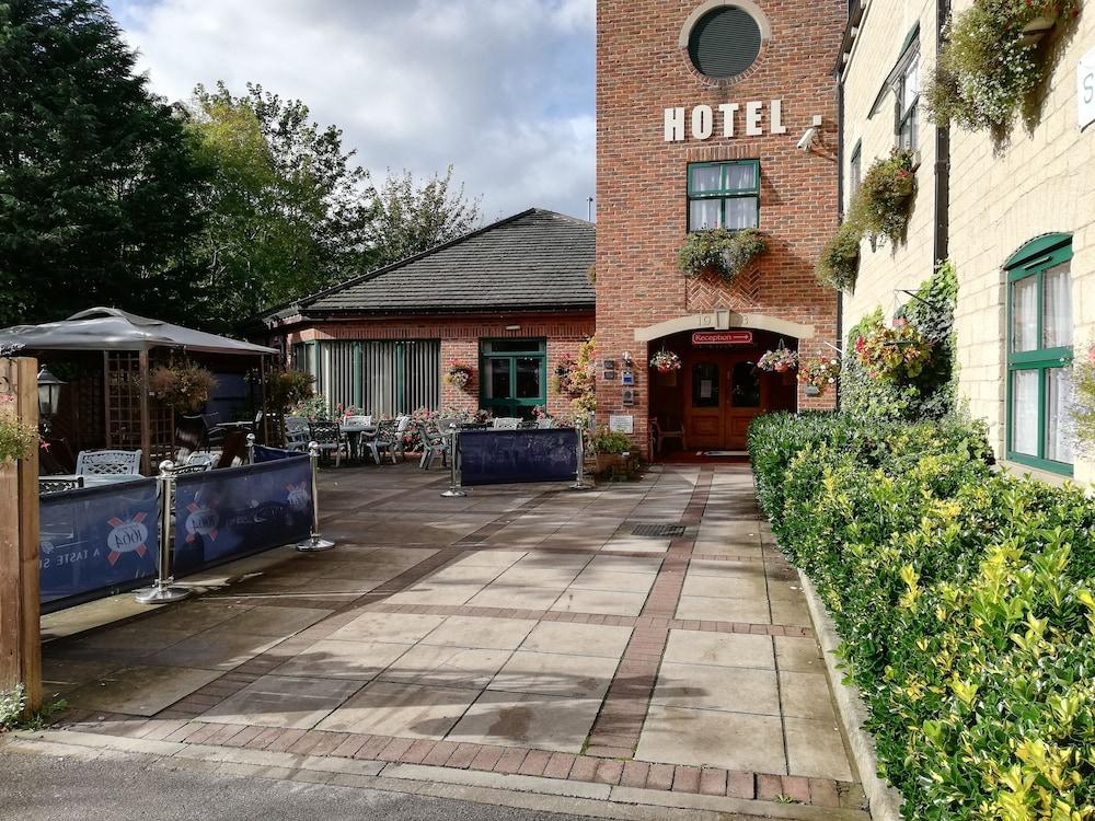 Corn Mill Lodge Hotel リーズ エクステリア 写真