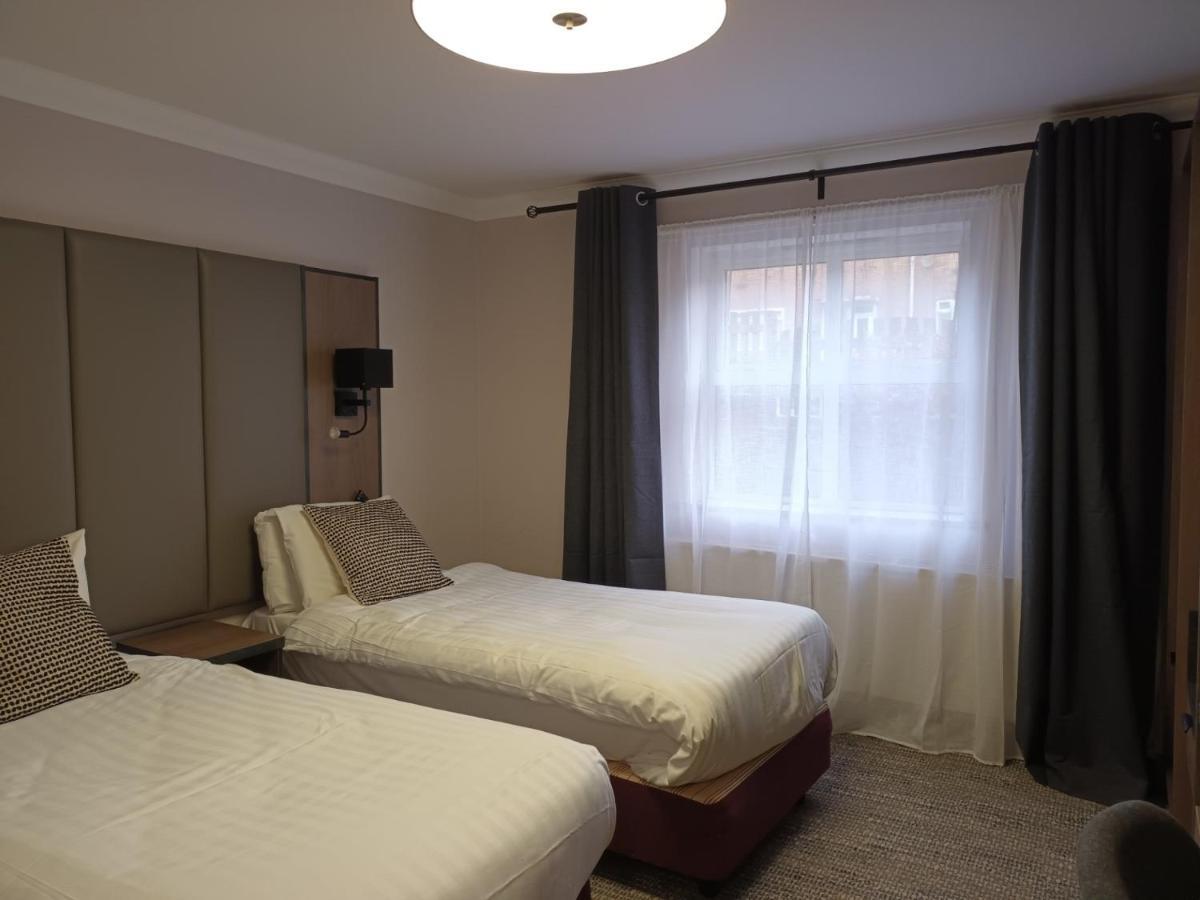 Corn Mill Lodge Hotel リーズ エクステリア 写真