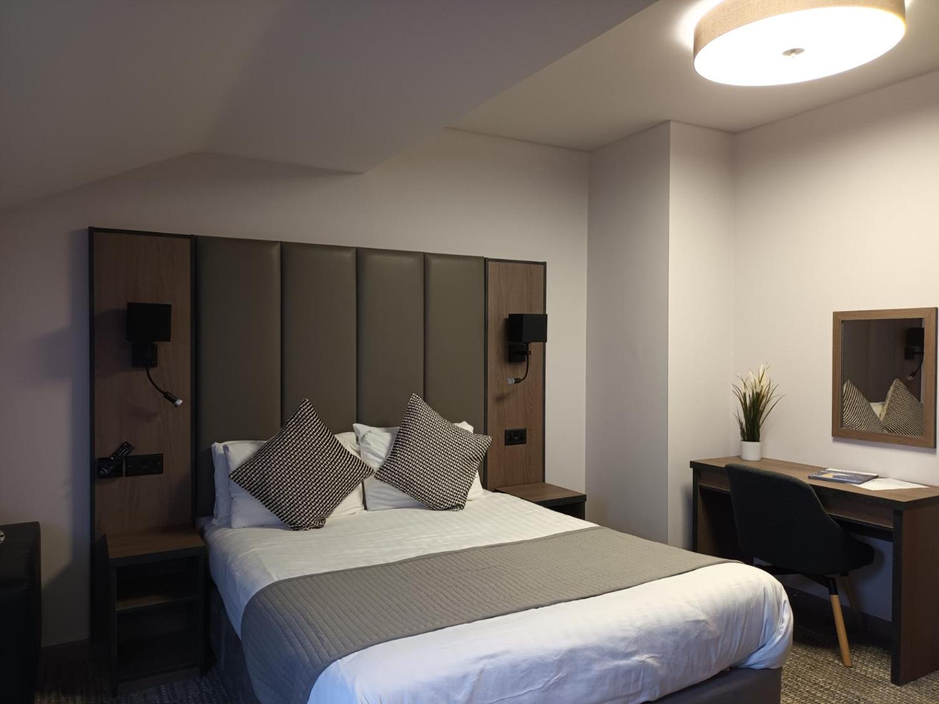Corn Mill Lodge Hotel リーズ エクステリア 写真