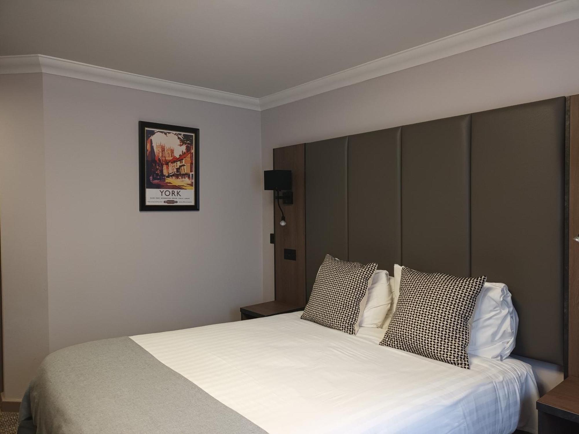Corn Mill Lodge Hotel リーズ エクステリア 写真
