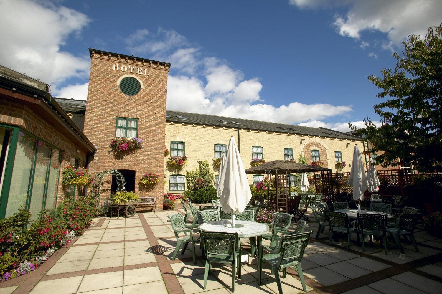 Corn Mill Lodge Hotel リーズ エクステリア 写真